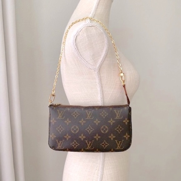 Louis Vuitton Pouchette - Authenitic - Original Owner - 3 Straps, Box, & Dustbag - Picture 1 of 17